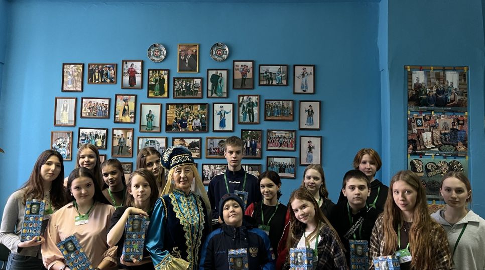 Фестиваль был посвящен Году единства народов России. 